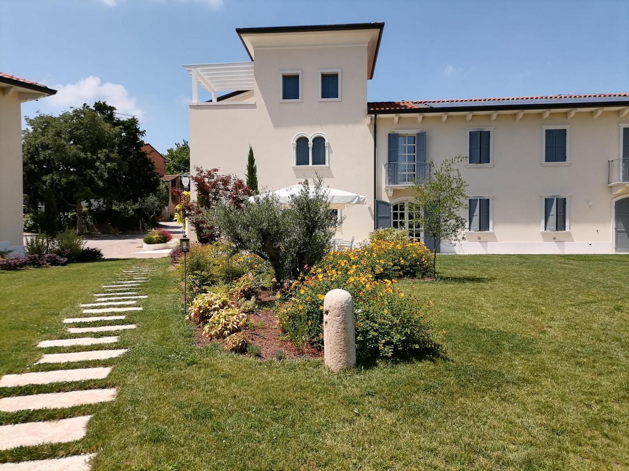 Relais Ca' Morenica Valeggio sul Mincio Exteriör bild